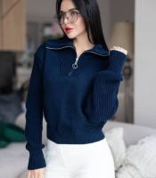 Свитер женский шерстяной с акрилом укороченный с воротником на молнии осенний