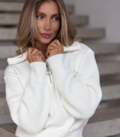 Свитер женский шерстяной с акрилом укороченный с воротником на молнии осенний