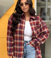 Рубашка женская удлинённая свободного кроя из фланели в красно-синюю клетку осенняя