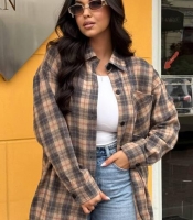 Рубашка женская удлинённая свободного кроя из фланели в клетку осенняя