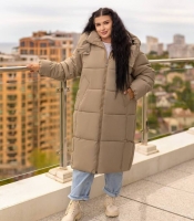 Куртка женская зимняя длинная полубатал бежевая оверсайз с высоким воротником и съемным капюшоном на холофайбере