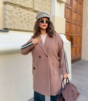 Пальто женское из ткани барашек с лампасами осенне-зимнее больших размеров