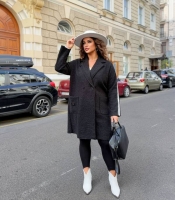 Пальто женское из ткани барашек черное однобортное с карманами осенне-зимнее больших размеров