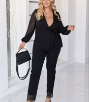 Костюм-двойка женский из костюмки с жакетом на запах и брюками с лазерной резкой осенне-зимний