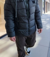 Куртка мужская графитовая прямая из плащевой ткани с утеплителем холлофайбер синтепух со съёмным капюшоном и обманкой до –20°С осенне-зимняя