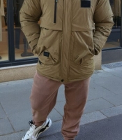 Куртка мужская горчичная прямая из плащевой ткани с утеплителем холлофайбер синтепух со съёмным капюшоном до –20°С осенне-зимняя