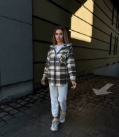 Кофта женская утепленная флисовая в красную клетку с капюшоном на молнии осенне-зимняя