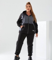 Спортивный костюм-двойка женский утепленный из трехнитки на флисе с серыми стегаными вставками и капюшоном осенне-зимний