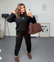 Спортивный костюм-двойка женский из замши на дайвинге с худи оверсайз и вышивкой осенне-зимний