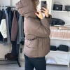 Куртка женская зимняя из плащевки на холлофайбере с капюшоном и кулиской на талии  k-124441