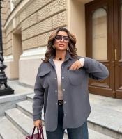 Рубашка женская микровельветовая утепленная на меху с карманами свободного кроя осенняя