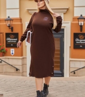 Платье-гольф женское ангорное прямого кроя со стразами и боковыми разрезами на кнопках осеннее