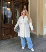 Пальто женское из ткани барашек без подкладки двубортное с карманами осенне-зимнее