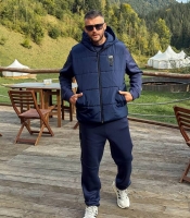 Костюм-тройка мужской утеплённый: свитшот и брюки из трёхнитки на флисе с жилетом из плащевки осенне-зимний