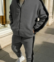 Спортивный костюм мужской из плотного полар-флиса с контрастными лампасами и кофтой на молнии зимний