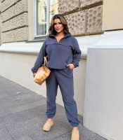 Костюм-двойка женский из двустороннего теплого флиса с кофтой на молнии и брюками на манжетах осенне-зимний