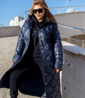 Куртка женская длинная стёганая из плащевки Лаке с капюшоном и утеплителем синтепон 200 осенне-зимняя
