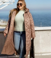 Куртка женская длинная стёганая из плащевки Лаке с капюшоном и утеплителем синтепон 200 осенне-зимняя