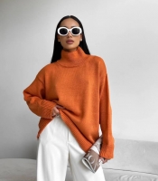 Свитер женский осенне-зимний оверсайз в стиле Massimo с высоким воротником из фабричной вязки