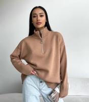 Свитер женский осенне-зимний оверсайз с воротником-стойкой и молнией из фабричной вязки