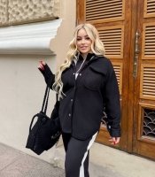 Рубашка женская микровельветовая на меху утеплённая свободного кроя с накладными карманами осенне-зимняя