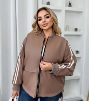 Куртка женская из эко-кожи на подкладке с контрастными полосками и манжетами осенне-зимняя