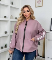 Куртка женская из эко-кожи на подкладке прямого кроя с полосками на рукавах осенне-зимняя