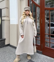 Платье-худи женское удлинённое из трёхнитки на флисе с капюшоном и боковыми разрезами осенне-зимнее
