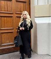 Платье-худи женское удлинённое из трёхнитки на флисе с капюшоном и боковыми разрезами осенне-зимнее