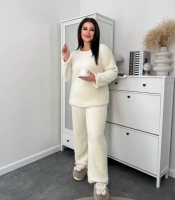 Пижама женская махровая с пушистой текстурой и свободным кроем осенне-зимняя