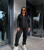 Костюм-двойка женский костюмный с жакетом-кимоно и прямыми брюками бежевый осенний