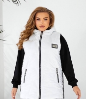 Жилетка женская из плащёвки лаке на синтепоне 150 с капюшоном и декором осенне зимняя