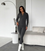 Костюм-двойка женский термо из эластичной ткани пума с кофтой на молнии и лосинами осенне-зимний