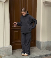 Костюм-двойка женский утеплённый из двустороннего флиса с капюшоном и застёжкой на кнопках осенне-зимний