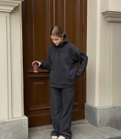 Костюм-двойка женский утеплённый из двустороннего флиса с капюшоном и застёжкой на кнопках осенне-зимний