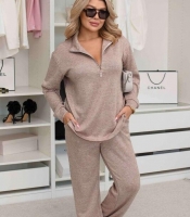 Женский костюм-двойка из двусторонней ангоры с кофтой на молнии и прямыми брюками осенний зимний