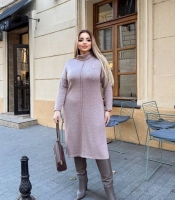 Платье-гольф женское из двусторонней ангоры Арктика с воротником-стойкой и боковыми разрезами осенне-зимнее