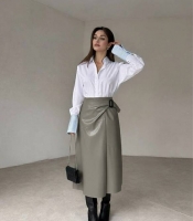 Юбка женская миди из эко-кожи на запах с высокой посадкой осенне-зимняя