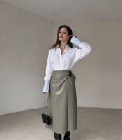 Юбка женская миди из эко-кожи на запах с высокой посадкой осенне-зимняя