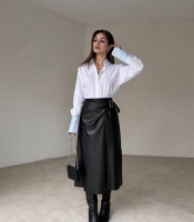 Юбка женская миди из эко-кожи на запах с высокой посадкой осенне-зимняя