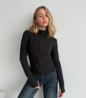 Термокофта женская приталенного кроя на молнии из ткани пума осенне-зимняя