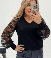 Джемпер женский ангора с кружевными рукавами и V-образным вырезом осенне-зимний