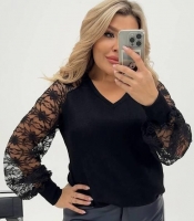 Джемпер женский ангора с кружевными рукавами и V-образным вырезом осенне-зимний