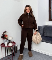 Спортивный костюм-двойка женский утепленный из флиса и эко-баранчика с джоггерами осенне-зимний