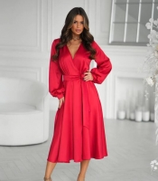 Платье на запах женское атласное миди с поясом и длинными рукавами из ткани Скарлет осенне-зимнее красное