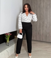 Комбинезон женский костюмный на запах с длинным рукавом в клетку осенне-зимний