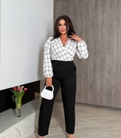 Комбинезон женский костюмный на запах с длинным рукавом в клетку осенне-зимний