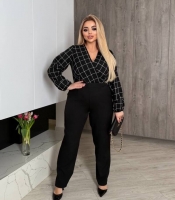 Комбинезон женский костюмный на запах с длинным рукавом в клетку осенне-зимний черный