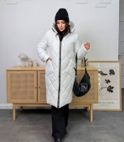 Куртка женская удлинённая зимняя стёганая из плащёвки с силиконовым утеплителем и съёмным капюшоном зимняя