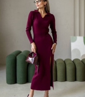 Платье-гольф женское хлопковое приталенного силуэта с воротником поло и боковым разрезом осеннее зимнее